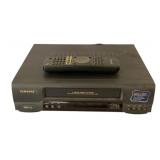 Samsung VCR w/ Remote - 14 x 11 x 4