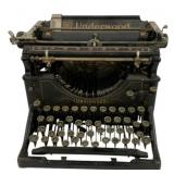 Underwood Typewriter - 10 x 15 x 12