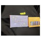 Ucanbe Glitter Mesmerism & Xin Cai Yi Nail glitter