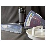 2 pizza storage with lid, burger presss, cup