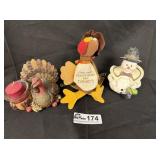 Lot of 4 Thanksgiving decor items, candle holder,