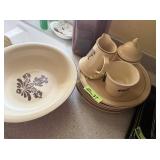Pfaltgraff 3 qt. bowl, sugar/ creamer, 5 plates