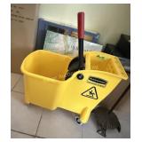 Rubbermaid mop bucket
