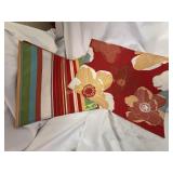 Lot of 4 reversable cloth place mats