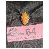 Vintage Yellow Gold ring with oval carved orange