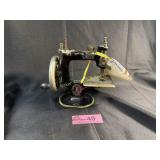 Singer Toy sewing machine - model 20