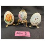 Lot of 3 vintage porcelain eggs, 2 Goebel 1984,