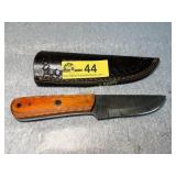 Damascus Steel Fixed Blade Knife with Wood Handle