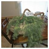 LG BASKET WITH IMITATION FERN