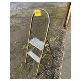 ALUMINUM STEP LADDER