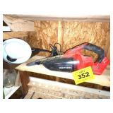 CRAFTSMAN CORDLESS HAND VAC NO BATTERY - LIGHT