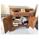 NIGHTSTAND WITH BOTTOM STORAGE