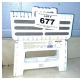 FOLDING STEP STOOL