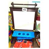 ART EASEL W/PLASTIC VESTS