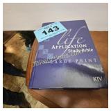 LIFE APPLICATION BIBLE