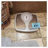 BATHROOM SCALES