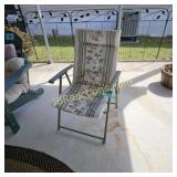 PADDED LAWN CHAIR