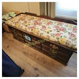 LANE CEDAR CHEST (NO CONTENTS)