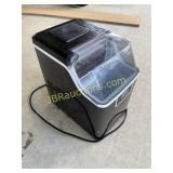 KNDKO COUNTER TOP ICE MAKER!