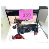 FARMALL REGULAR TRACTOR ERTL 1991 1/16 SCALE