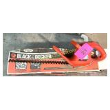 BLACK & DECKER HEDGE TRIMMER