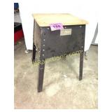 UNIVERSAL TOOL STAND