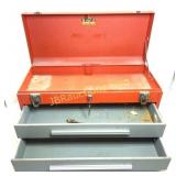 NICE KENNEDY  METAL TOOL BOX W KEYS