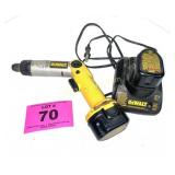 DEWALT CORDLESS SCREWDRIVER W BATTERY AND CHARGER