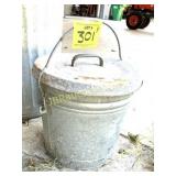 SM GALVANIZED METAL PAIL W LID AND HANDLE
