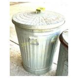 LG GALVANIZED METAL TRASH CAN