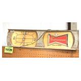 VINTAGE BUDWEISER CLOCK, LIGHTS UP, CLOCK DOEST WK