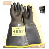 RUBBER GLOVES