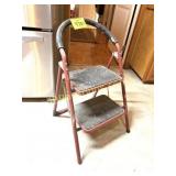 SMALL HOUSE STEPSTOOL