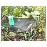 LG IRON KETTLE PLANTER