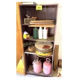 SHELF WITH EMPTY CONTAINERS