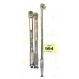 TORQUE WRENCHES AND SOCKET BAR