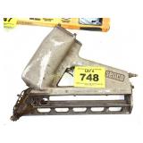 SENCO AIR NAILER