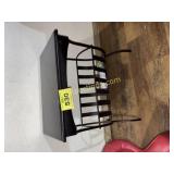 MAGAZINE RACK/ ENDTABLEE