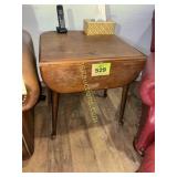 DROP LEAF END TABLE W CARBROILE ELGS