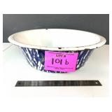 PORCELAIN ANTIQUE WASH BOWL