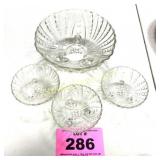 OYSTER & PEARL BERRY BOWL SET.