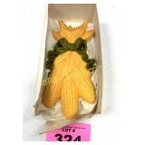 VINTAGE AVON AUTUMN HARVEST POMADNER