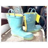 GATOR RAIN BOOTS