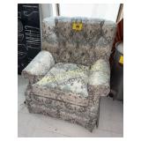 SWIVEL ROCKER CHAIR