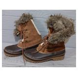 Pair of Khombu Women's Boots