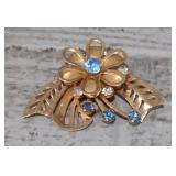 1940s Brooch Light Blue Rhinestones