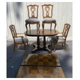 Drexel Heritage Pattern Table w/(4) Padded Chairs