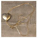 Gold Tone Necklace w/Heart Shape Pendant