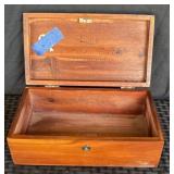Vintage Lane Trinket Chest w/ Key