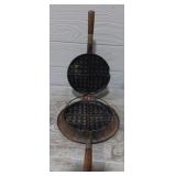 Wagner Cast-Iron Waffle Maker #7